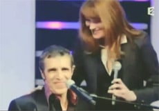 Julien Clerc et Carla Bruni lors du Telethon